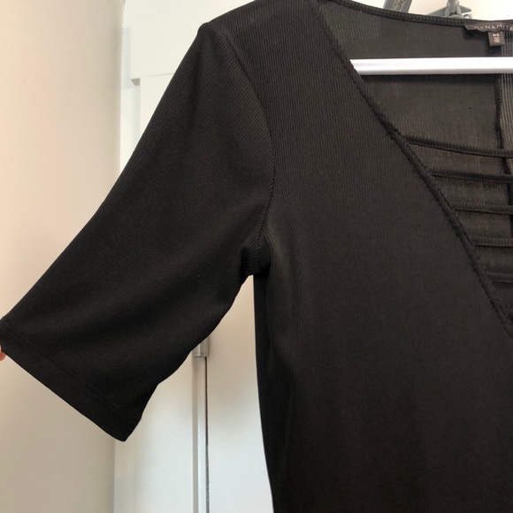 Black top - Picture 4 of 5